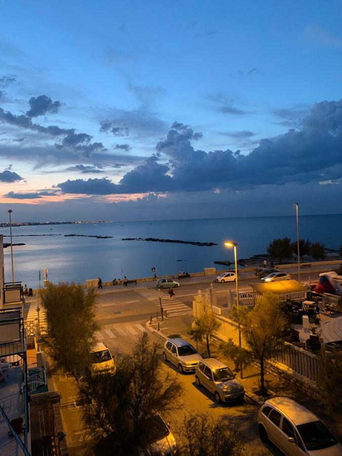 Skandivi Apartamento Bari Exterior foto